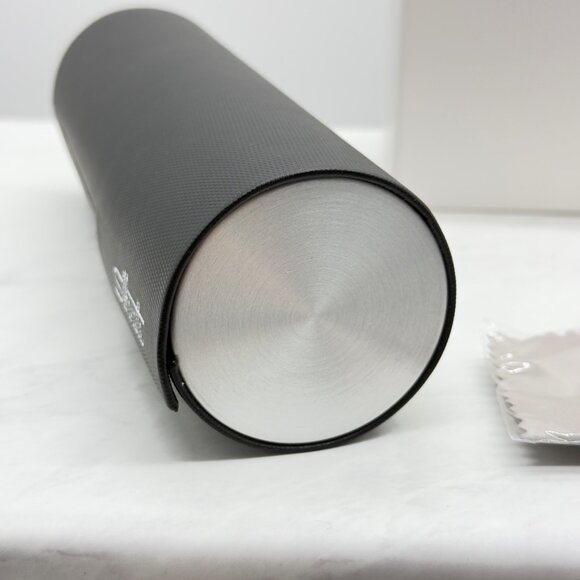 Silhouette Eyewear Case With Box & Cleaning Cloth - Picture 2 of 4